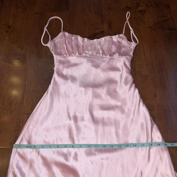 Elegant Pink Satin Gown - Picture 5 of 5